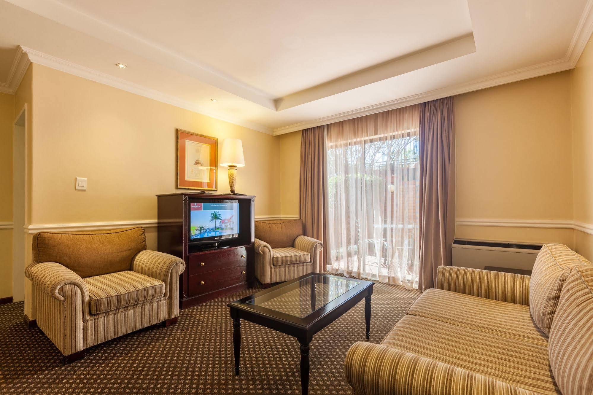 คอร์ทยาร์ด โฮเต็ล โรสแบงค์ โยฮันเนสเบิร์ก Hotel โจฮันเนสเบิร์ก ภายนอก รูปภาพ